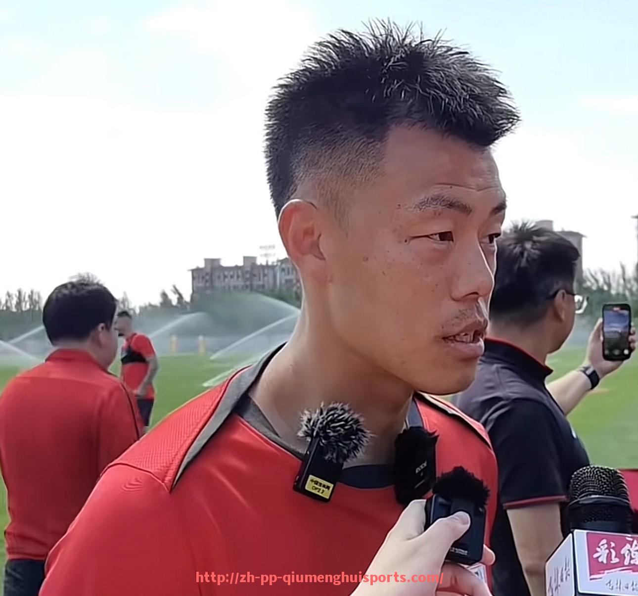 球盟会官网-《FM2017》游戏中的英超球队球衣样式展示