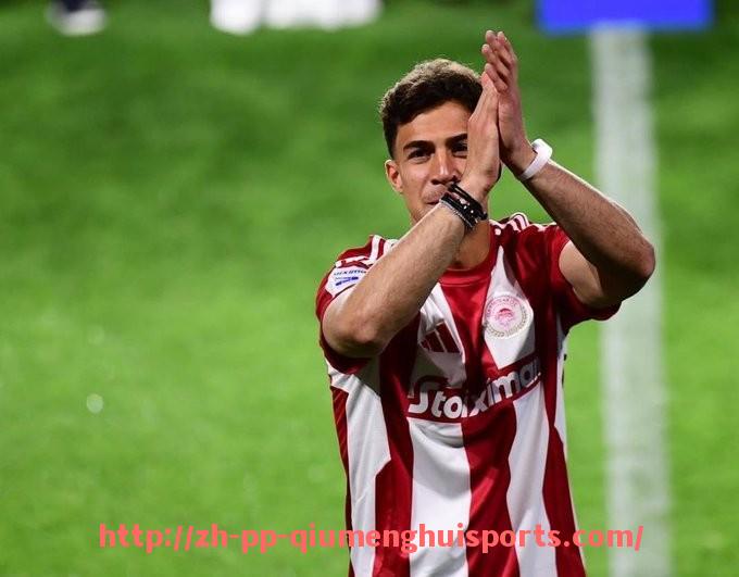 球盟会官网-世俱杯临场战术调整中关键球员的参与与表现列表